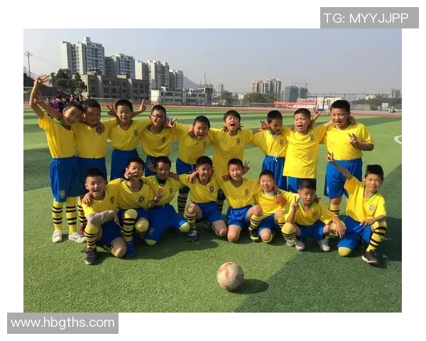 广州足球队的奋进之路：从默默无闻到赛场辉煌的传奇故事