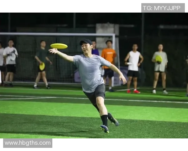 成都飞盘队创新高飞盘配合排名引领全国新潮流